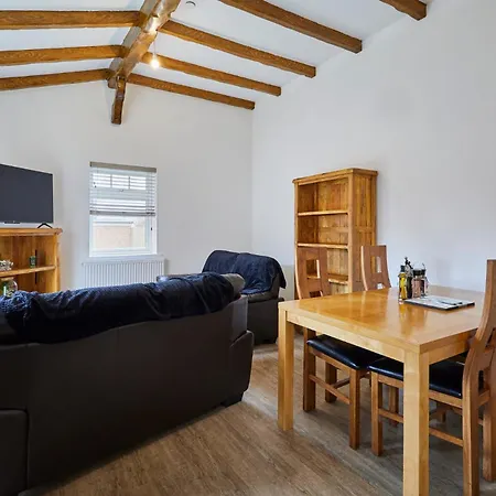 Host & - Jubilee Close * Hunmanby